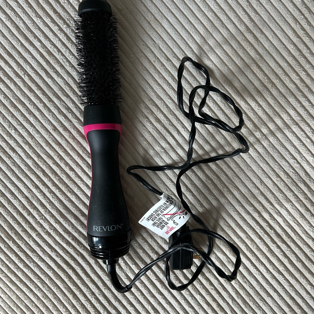 Revlon One Step 1-1/2 Root Booster Round Brush Styler & Dryer